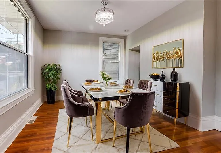 211 W Burgess St — Photo 22