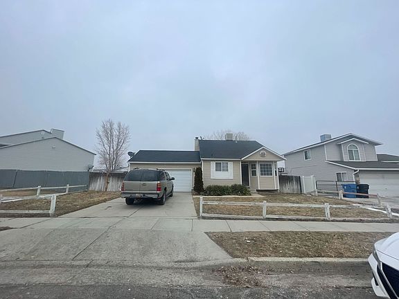 2nd image of 5927 S Woodview Dr