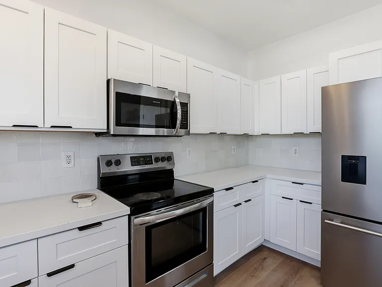 220 W Beechnut Pl — Photo 32