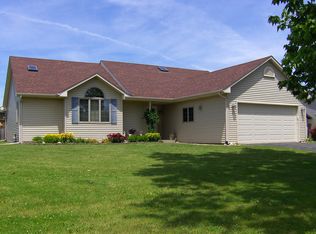 606 Berglund Rd, Pecatonica, IL 61063