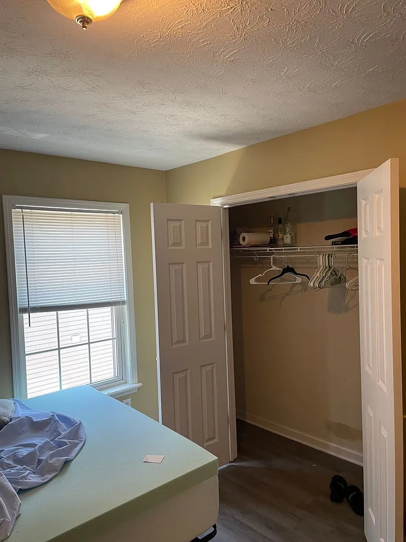 220 State St - Smarty Jones — Photo 4