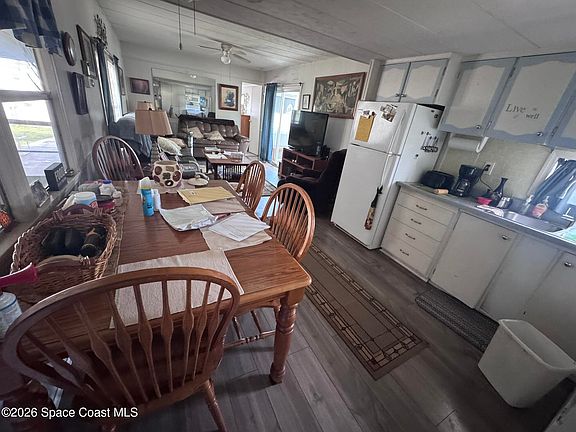 4th image of 1214 Dove Ct NE