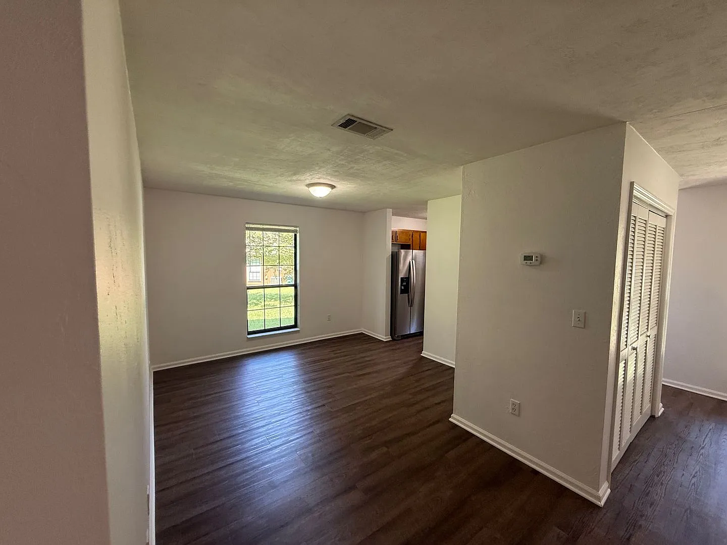 3bd/2ba - 886 Meginnis Ln — Photo 3