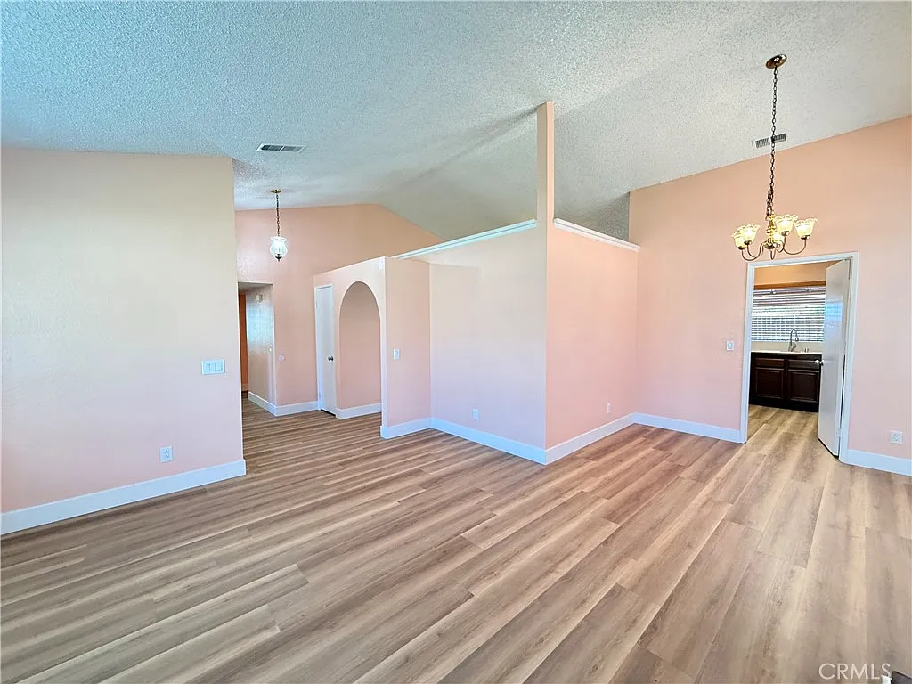 3 bed, 1486 sqft, $2,900 — Photo 3