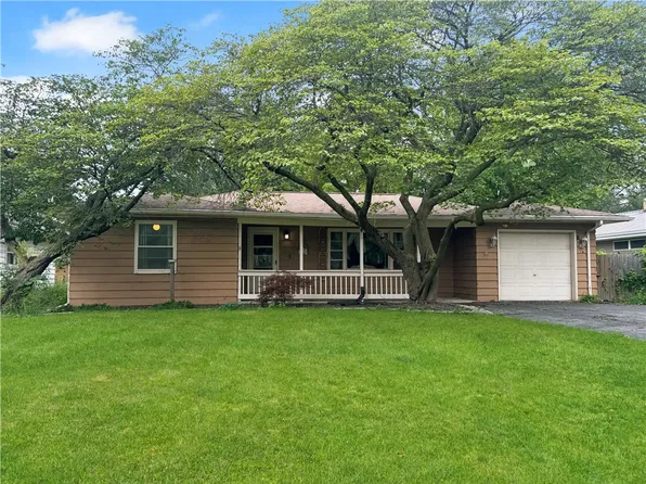 707 S 30th St, Mattoon, IL 61938