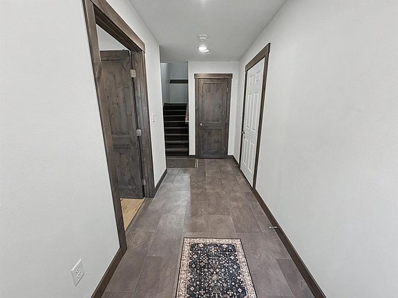 3rd image of 202 3rd St NE