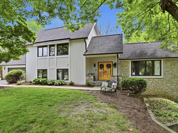 755 Round Ct, Zionsville, IN 46077