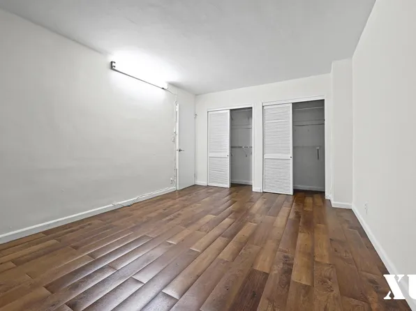 43-10 Kissena Boulevard image 12 of 22