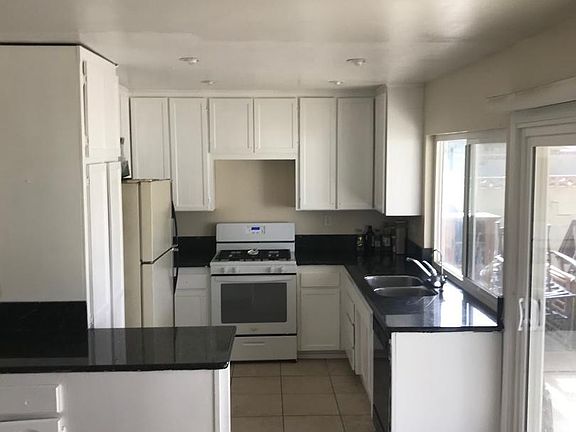 4th image of 614 Woodington Dr