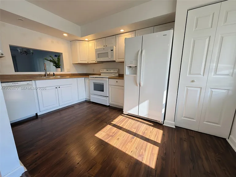 1301 SW 142nd Ave #104-H — Photo 9