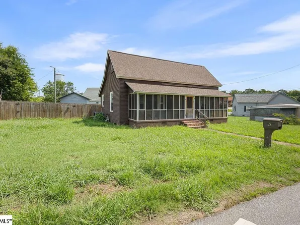 6 Lyman St, Pelzer, SC 29669
