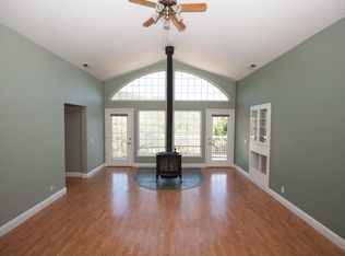 1240 W Jones Creek Rd, Grants Pass, OR 97526