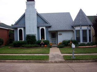 2822 Silverspring Rd, Carrollton, TX 75006