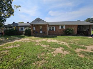 601 Farmers Mountain Rd, Gretna, VA 24557