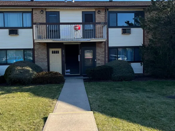 214-214 Cricket Ln, Woodbridge, NJ 07095