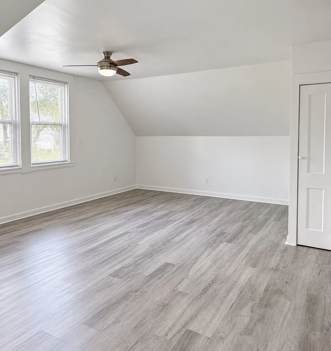 2 bed, 850 sqft, $1,800 — Photo 1