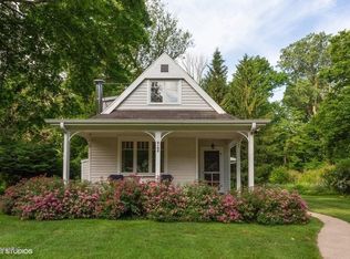9152 Pier St, Lakeside, MI 49116