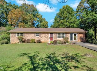306 Oak Glen Cir, Johnson City, TN 37604