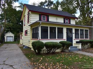 211 County St, Milan, MI 48160