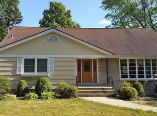 1212 Indian Path, Munster, IN 46321