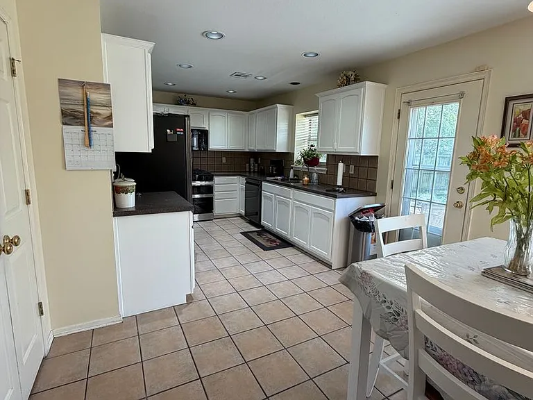1508 N Yellowood Ave — Photo 30
