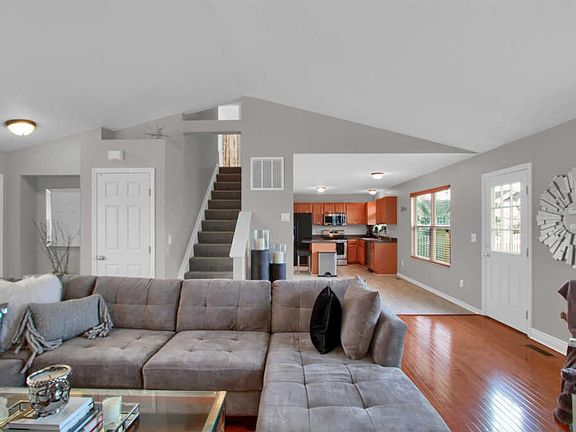 2nd image of 193 Huntington Dr