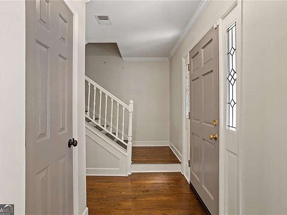 5th image of 501 Defoors Mill Cir NW