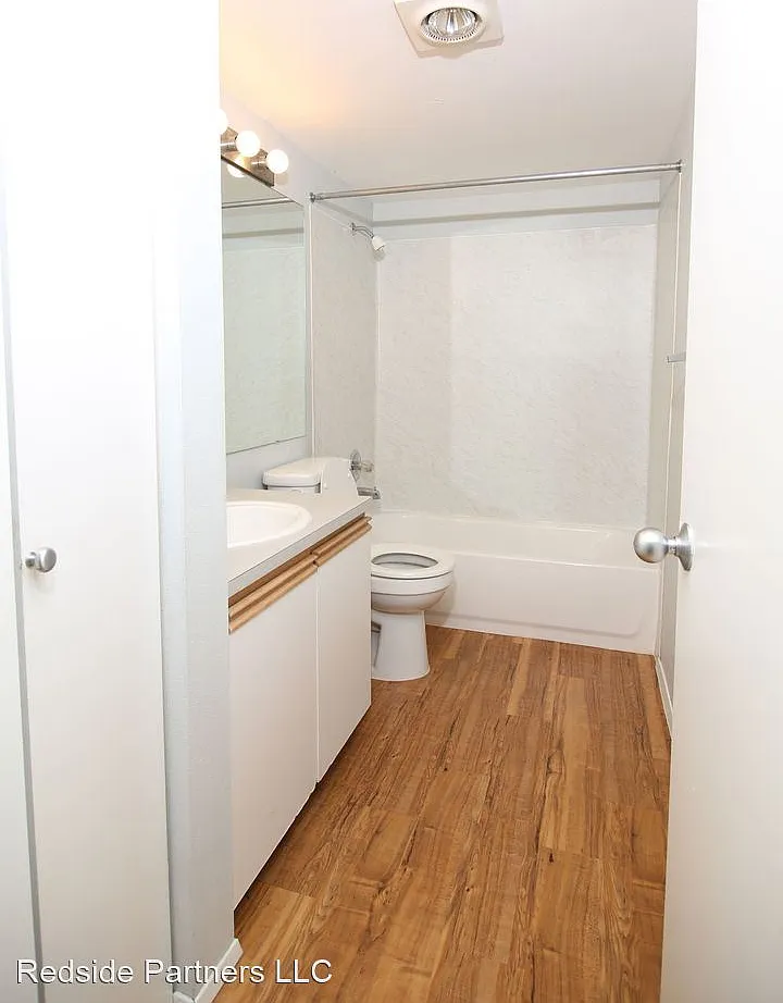 1726 Belmont Ave — Photo 3