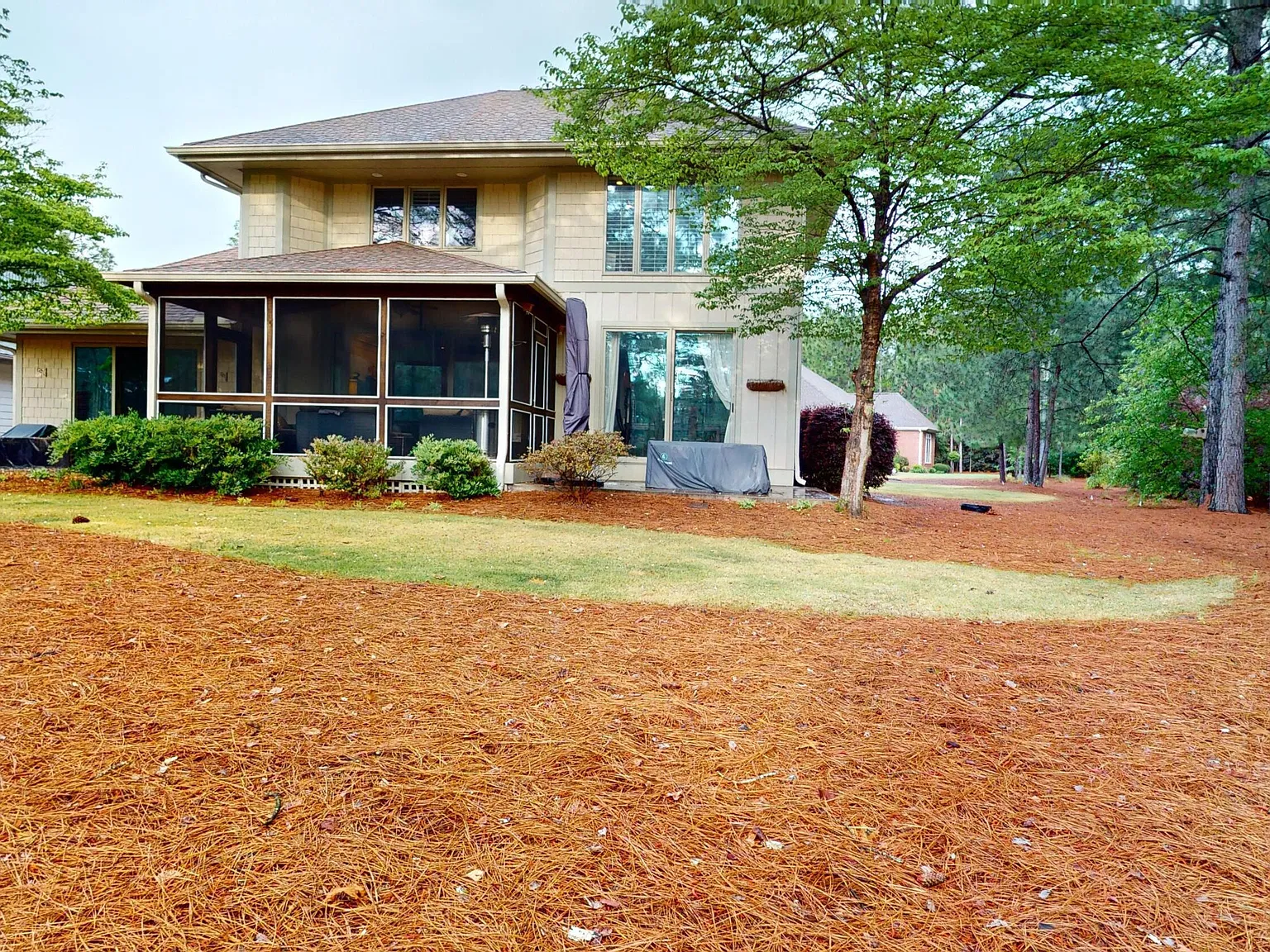 4 bed, 4.0 bath, 2902 sqft, $3,950 — Photo 2