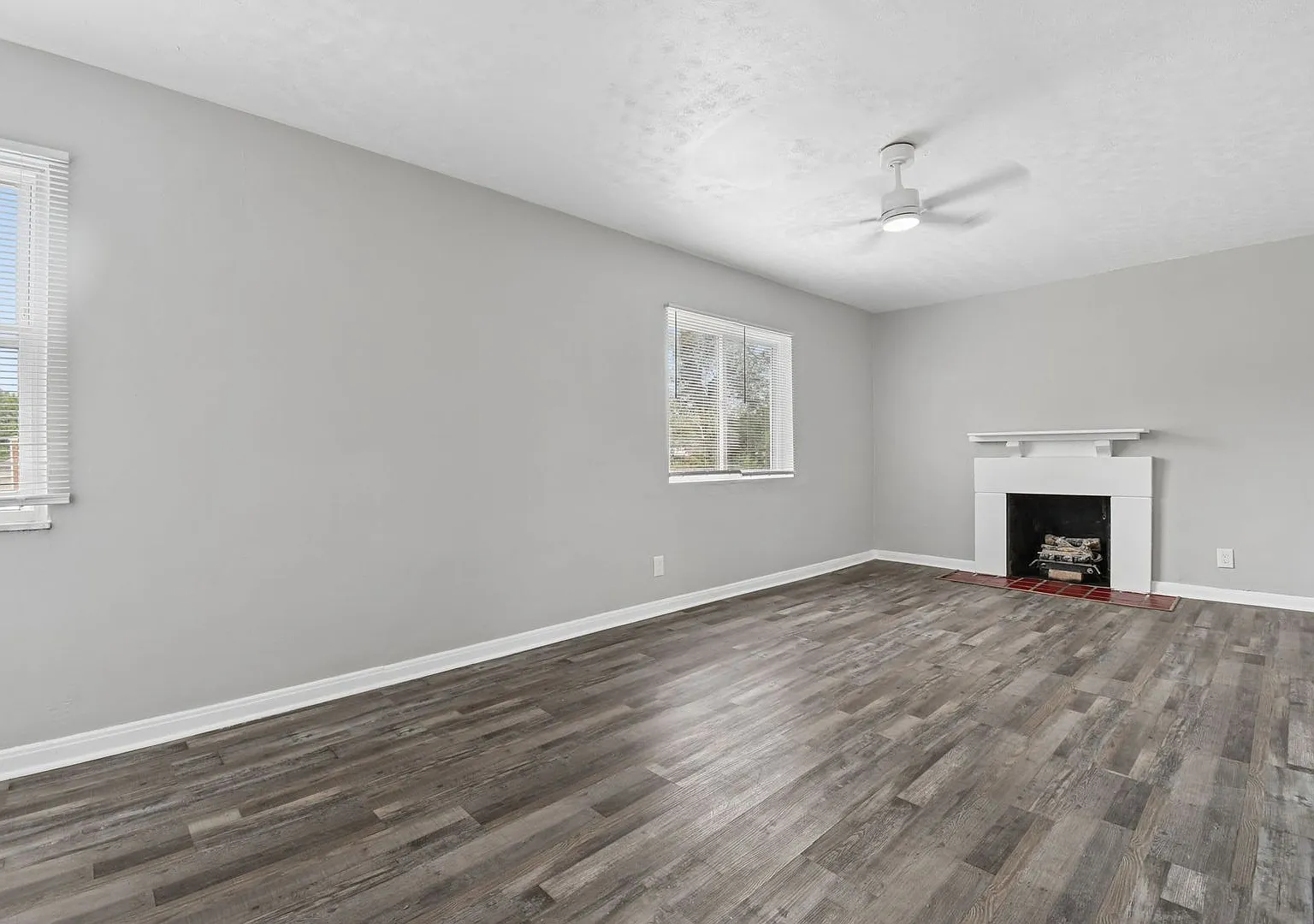 375 S Chase Ave — Photo 1