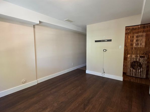 3 bedroom rental in Surrey — photo 24