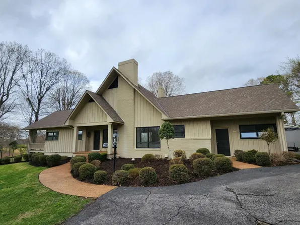 64 Oak St, Lexington, TN 38351