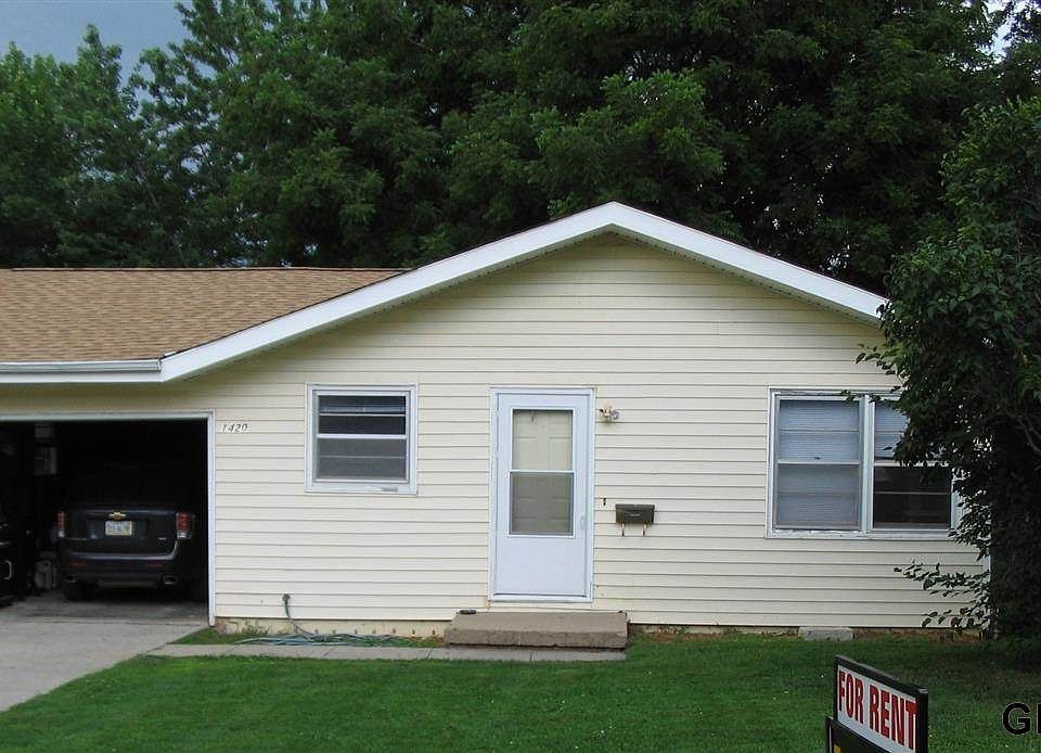 1st image of 1420 Main St