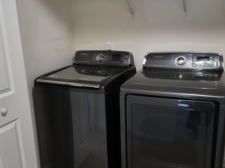 1113 Garden Square Ln — Photo 16