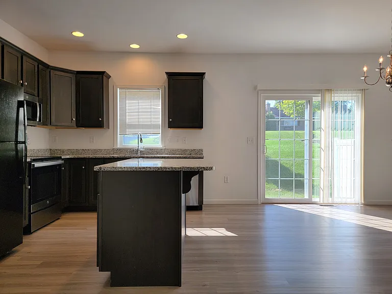 10 Glenbrook Ct — Photo 6