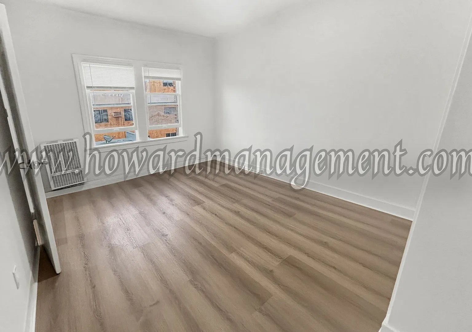 457 Bonnie Brae — Photo 2