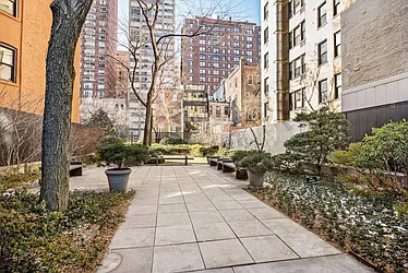 Rented by VESNA REALTY