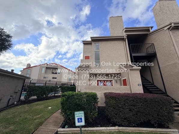 10855 Meadowglen Ln APT 822, Houston, TX 77042