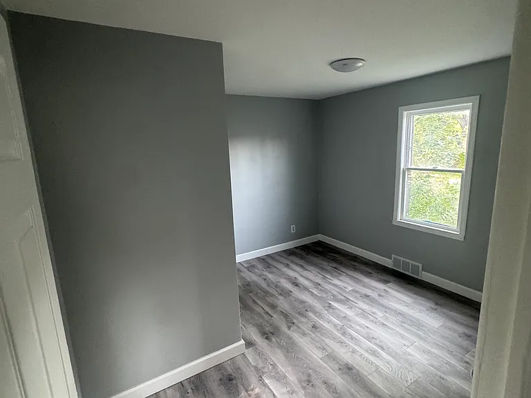 6305 N Wayne Rd — Photo 7