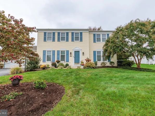 8 Cobblestone Dr, Willow Street, PA 17584
