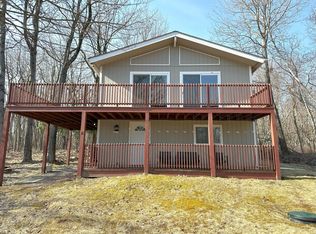 2248 Doe Dr, Long Pond, PA 18334