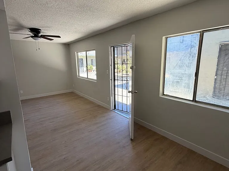 8029 S Hoover St — Photo 5