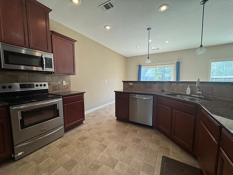 7303 San Vista Dr — Photo 5