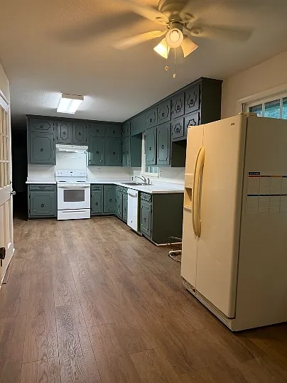54 Dickson Cir — Photo 3