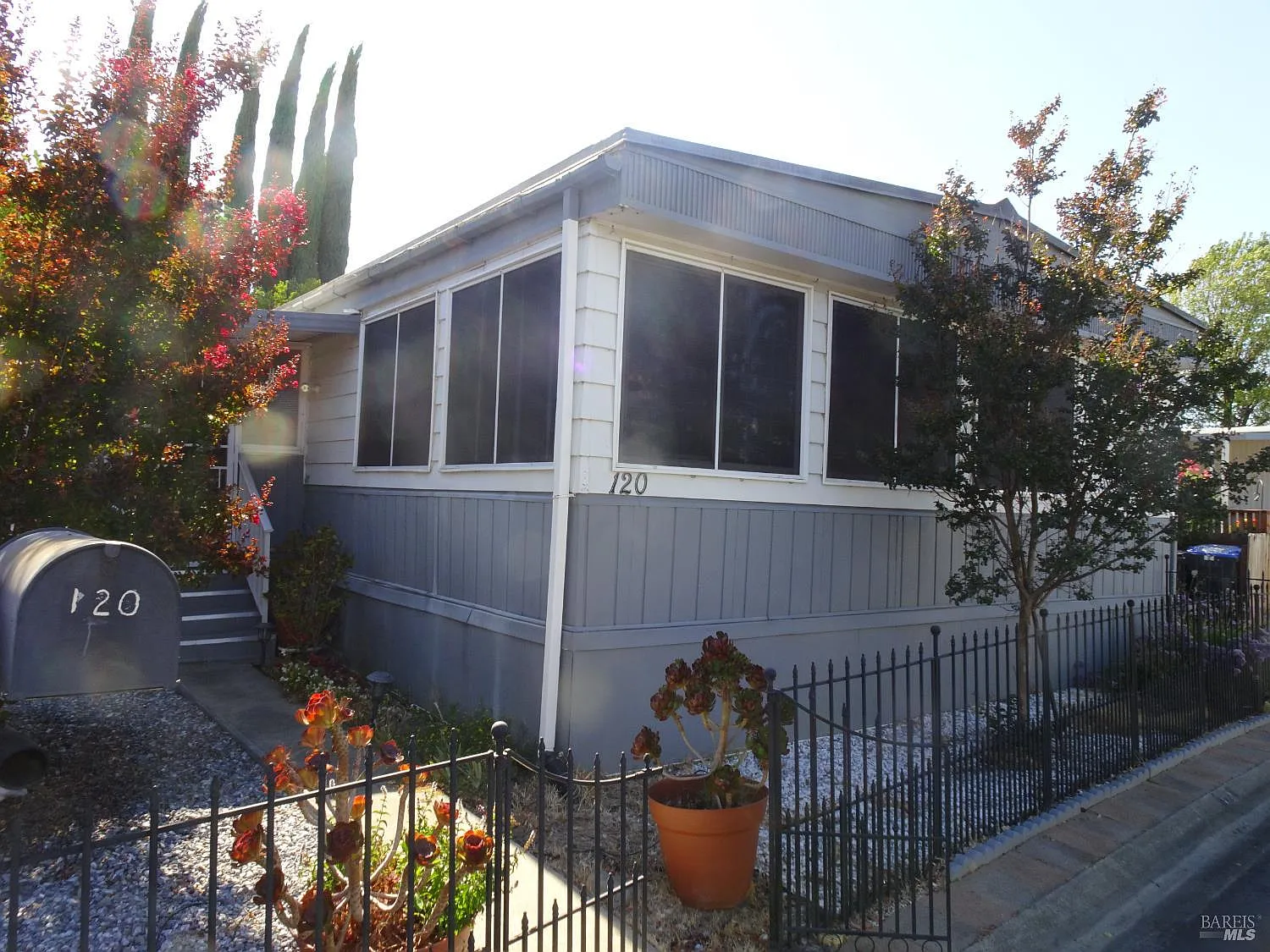 120 Goya Drive photo 1