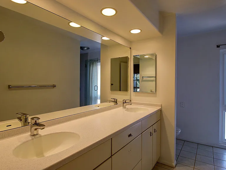 2630 State St #6 — Photo 17