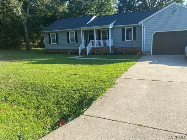 3904 W Autumn Dr, North Dinwiddie, VA 23803