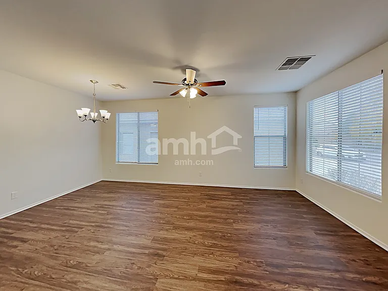 1232 W Desert Hollow Dr — Photo 8