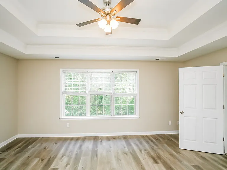 410 Amesbury Cv SW — Photo 13