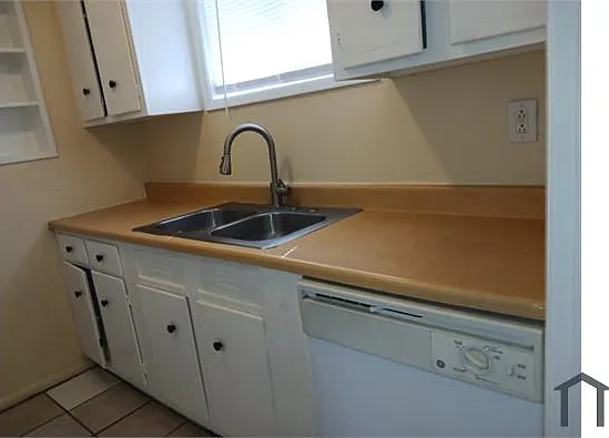 2707 Duncan Dr #B — Photo 6